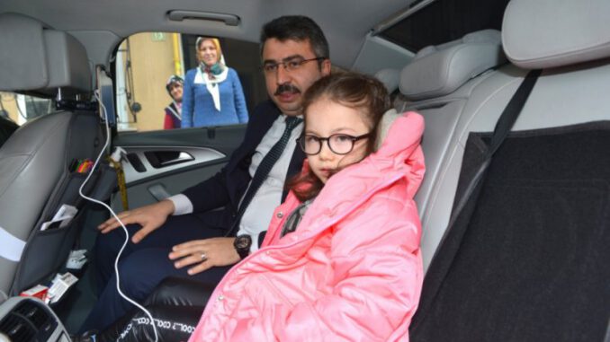 1240020-serebral-palsi-hastasi-kubra-karnesini-almaya-baskanin-makam-araciyla-gitti-5e218ab68844b