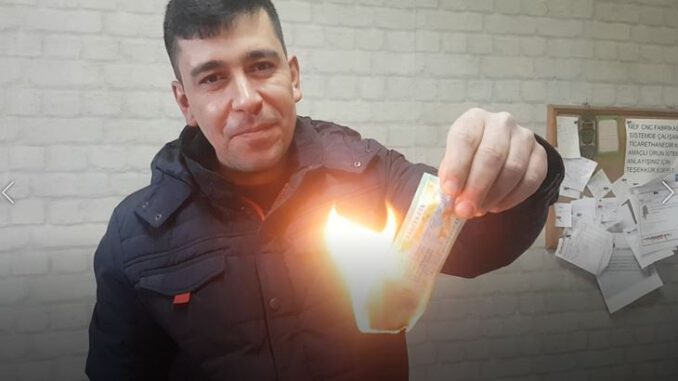 AW901444_01