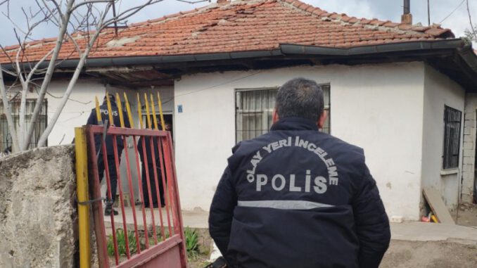 Birlikte Yaşadığı Sevgilisini Bıçakladı