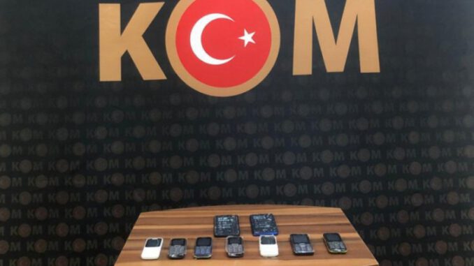 Bursa İnegöl'de kaçak telefon operasyonunda 3 gözaltı