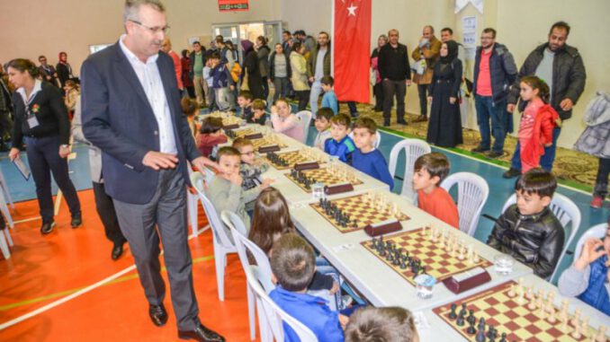 Bursa Karacabey'de Satranç Turnuvası Heyecanı