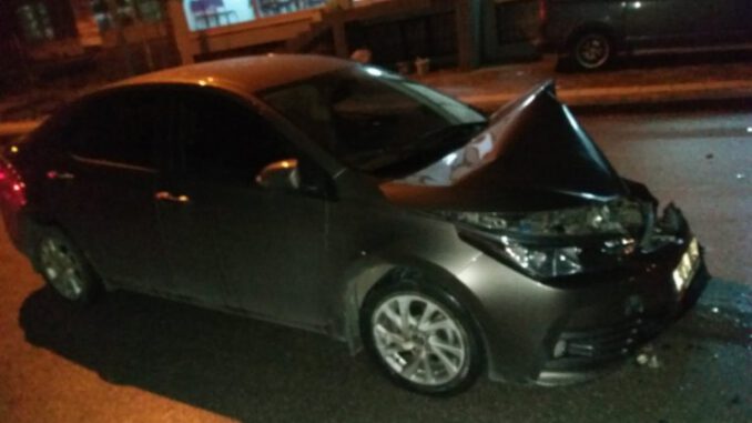 Bursa'da Freni Boşalan Kamyonet Park Halindeki Araçlara Çarptı