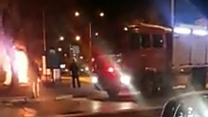 Bursa'da Taksi Durağında Yangın