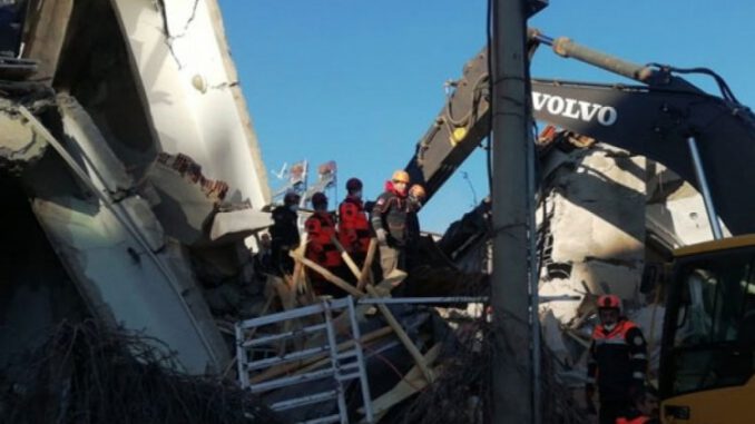 Elazığ'daki 6,8 büyüklüğündeki deprem dünya basınında!