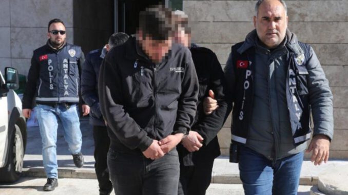 Emlakçıya Cinsel Saldırıda Bulunup Şantaj ve Gasp Yapan 6 Kişiye Gözaltı