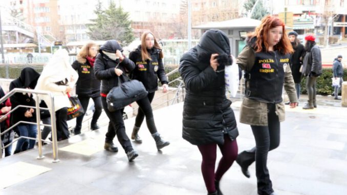 Eskişehir'deki Fuhuş Operasyonunda 8 Şüpheli Adliyede