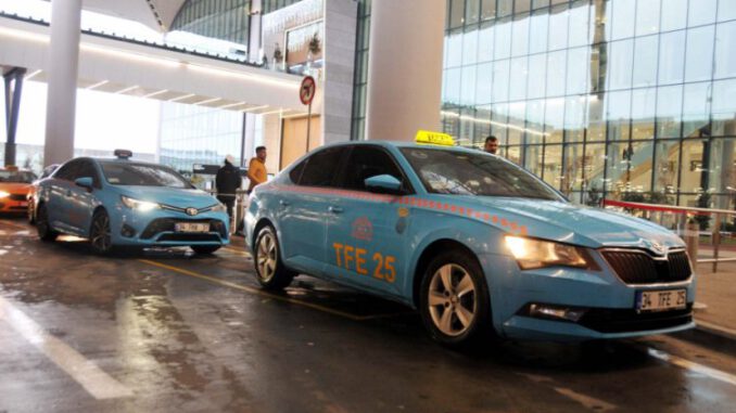 İstanbul'da 'Turkuaz taksi' tartışması
