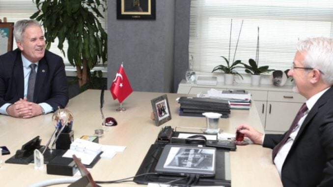Kosova heyetinden Bursa Nilüfer Belediye Başkanı Erdem'e ziyaret