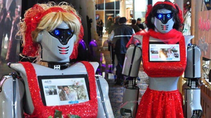 Sonunda bu da Oldu... Kına Gecesi Robotu Yaptılar!