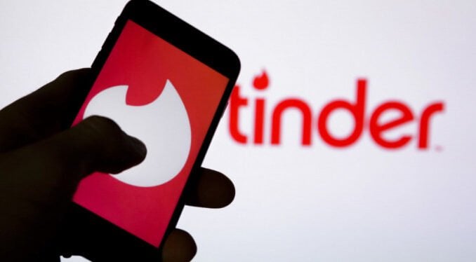 Transferini Basından Önce Tinder'a Duyurdu