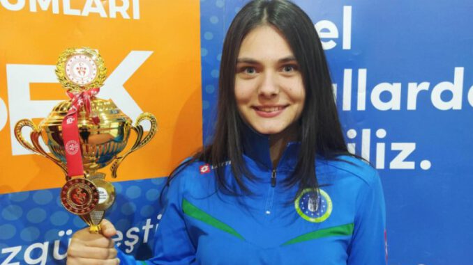 Bengisu Özyavuz, Bursa Kadınlar Satranç İl Turnuvasında Şampiyon Oldu