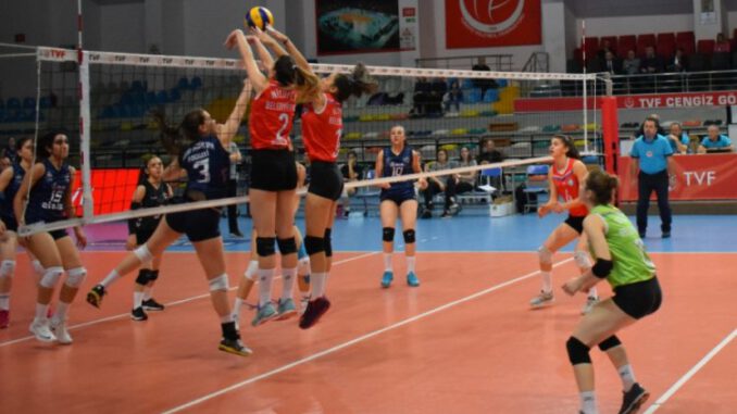 Bursa Nilüfer Belediyespor Kadın Voleybol Takımı'nda Galibiyet Sevinci