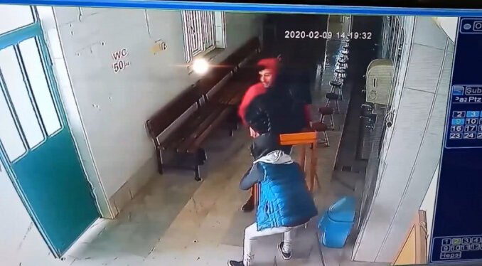 Bursa'da Camiye Girip Yardım Kutusunu Çaldılar