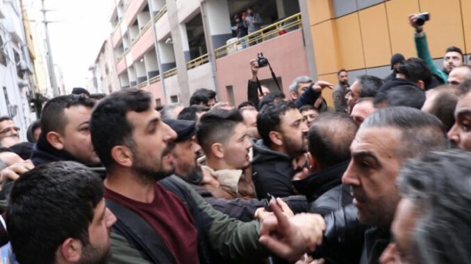 Eskişehir'de Kristal-İş Sendikası Üyeleri Arasında Kavga
