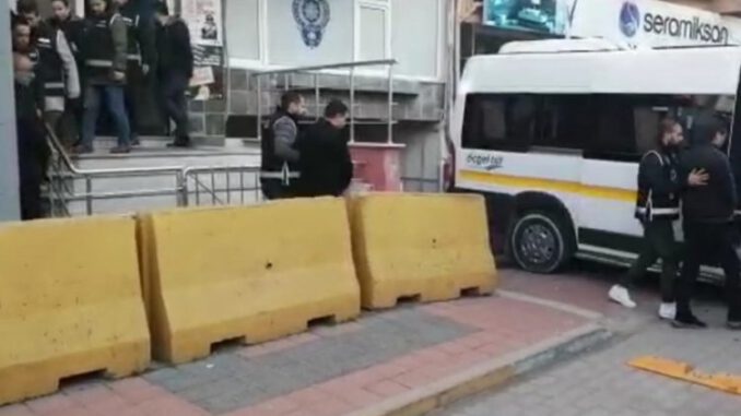 'Gönen Mafyası' Operasyonunda 8 Tutuklama